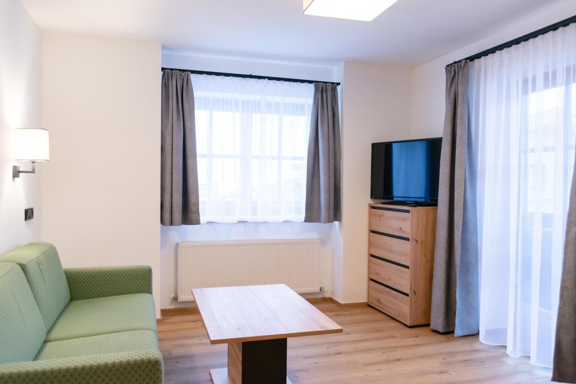 Alpenblick Apartment *