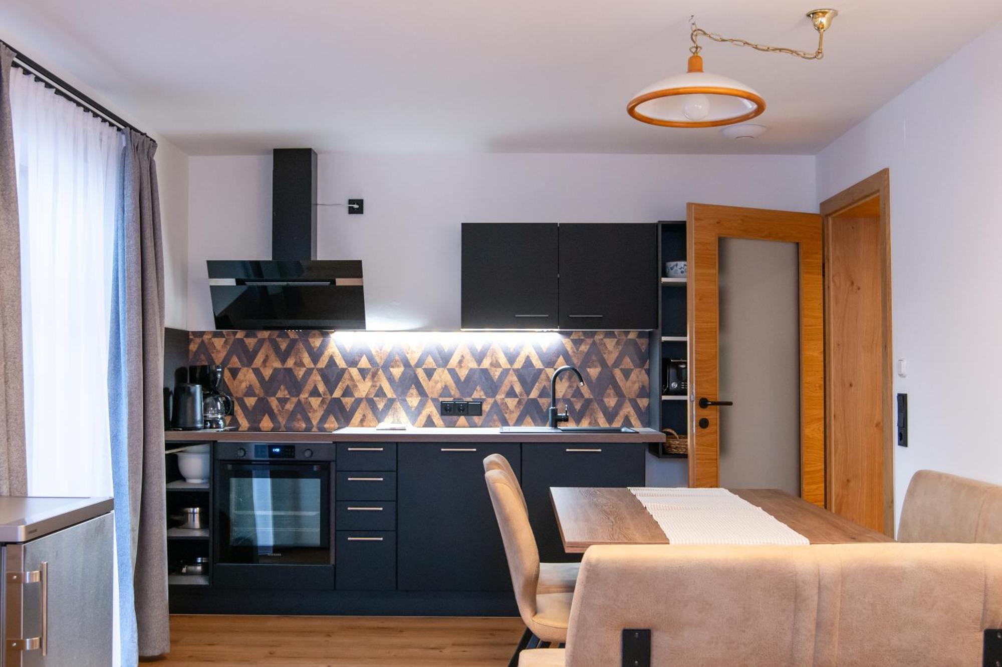 Alpenblick Apartment *